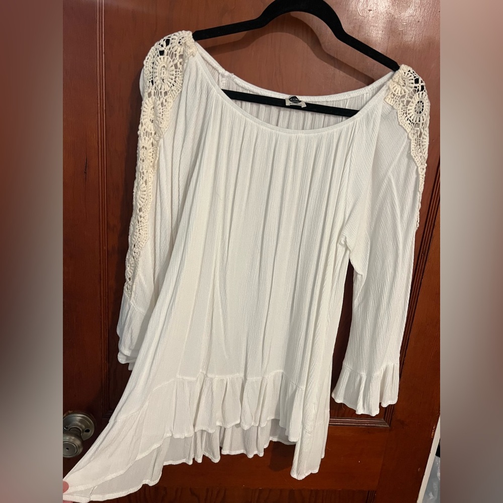 Elegant White Lace Trim Flowy Women's Top